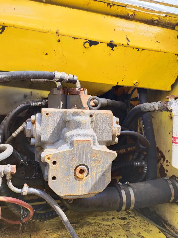 KOMATSU PC200-7 - Excavadora de cadenas: foto 5 KOMATSU PC200-7 - Excavadora de cadenas: foto 5