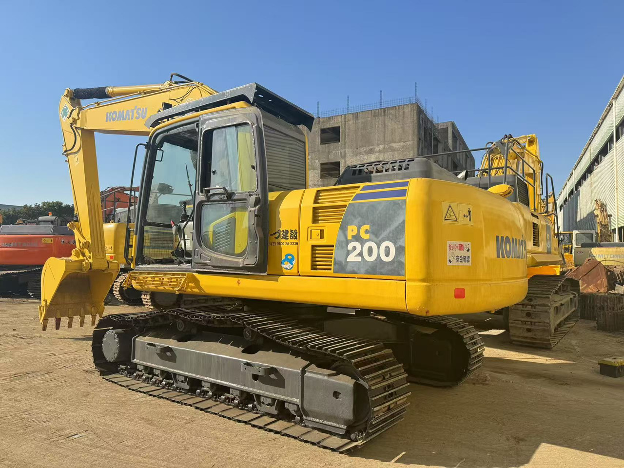 KOMATSU PC200-8 - Excavadora de cadenas: foto 2 KOMATSU PC200-8 - Excavadora de cadenas: foto 2