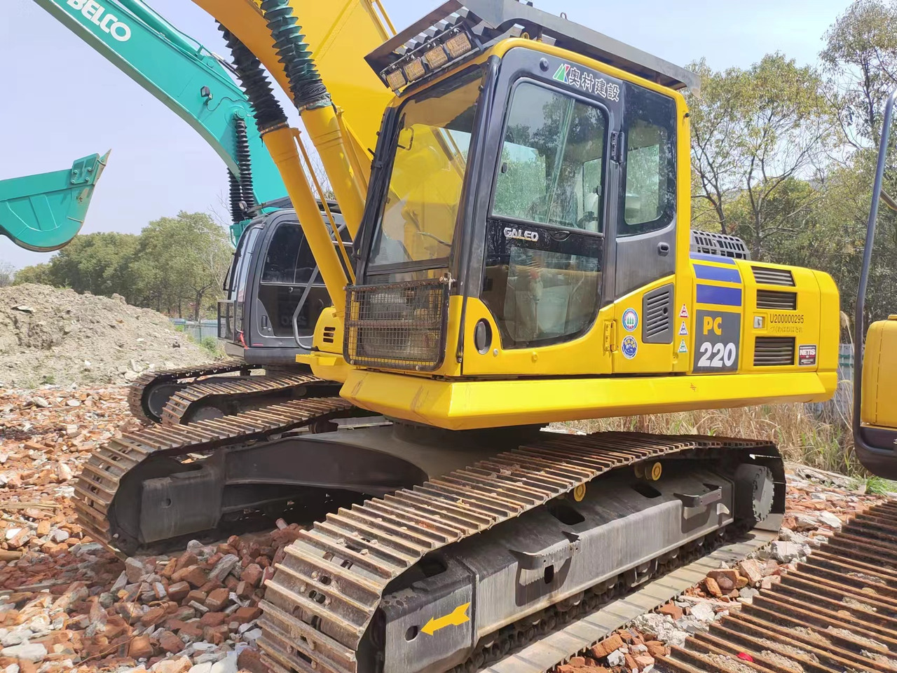 KOMATSU PC220-8 - Excavadora de cadenas: foto 1 KOMATSU PC220-8 - Excavadora de cadenas: foto 1