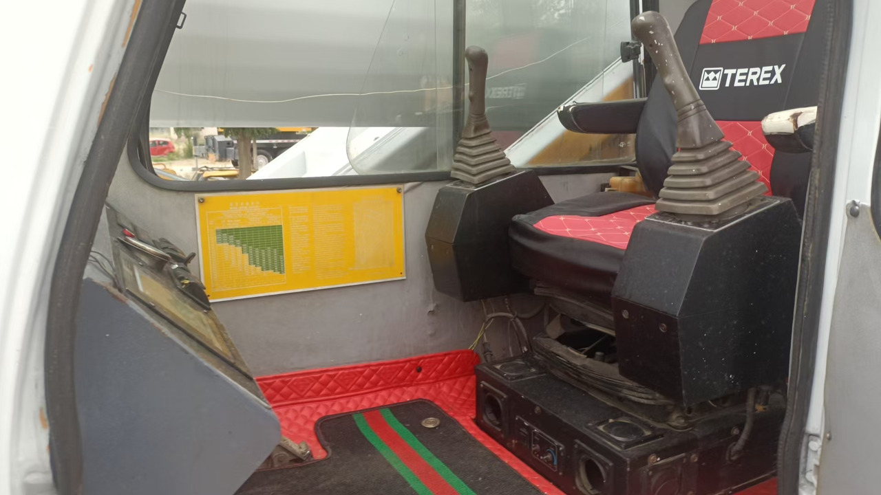 TEREX TTC070G   70ton - Autogrúa: foto 4 TEREX TTC070G   70ton - Autogrúa: foto 4