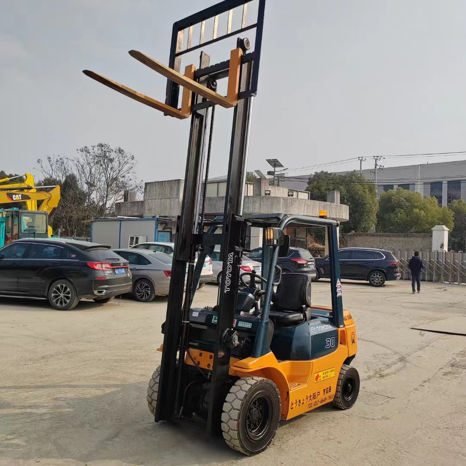 TOYOTA FD30 - Carretilla elevadora diésel: foto 1 TOYOTA FD30 - Carretilla elevadora diésel: foto 1