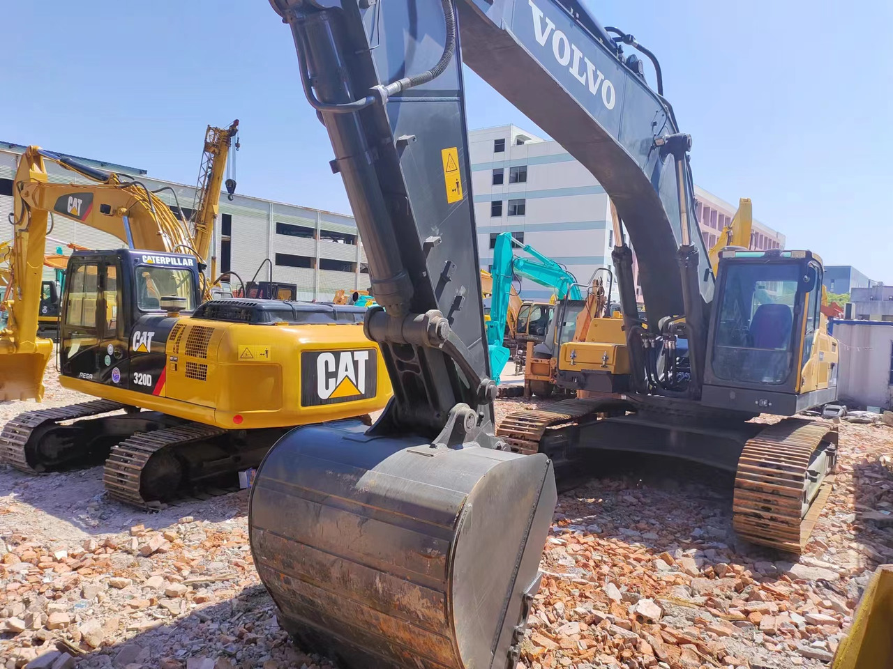 Excavadora de cadenas VOLVO EC480DL: foto 7