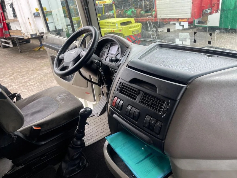 Cabeza tractora DAF XF 105.460 Tractor unit: foto 14