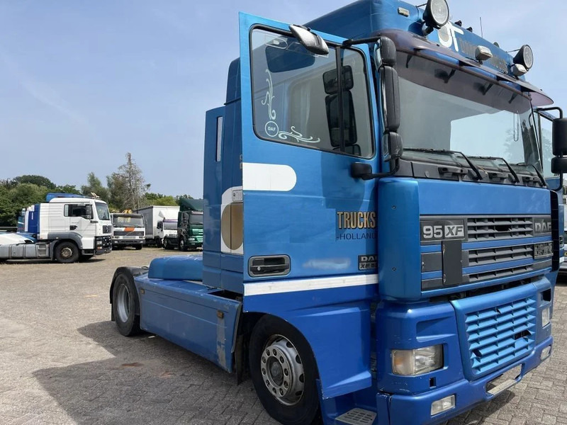 DAF XF 95.530 Tractor unit - Cabeza tractora: foto 1 DAF XF 95.530 Tractor unit - Cabeza tractora: foto 1