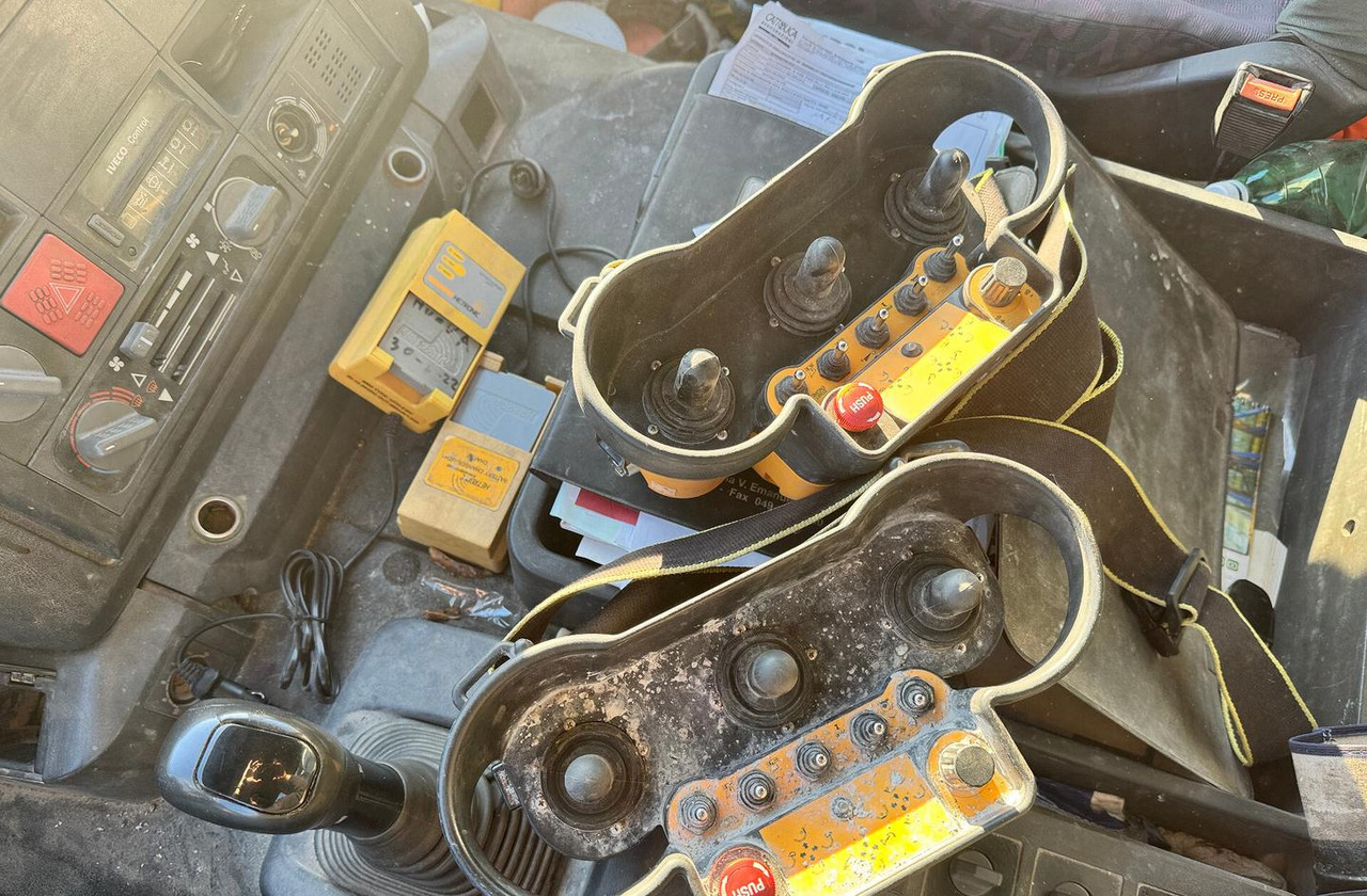 Betonpompa CIFA Iveco Trakker 410E44 - Camión hormigonera con bomba: foto 4 Betonpompa CIFA Iveco Trakker 410E44 - Camión hormigonera con bomba: foto 4