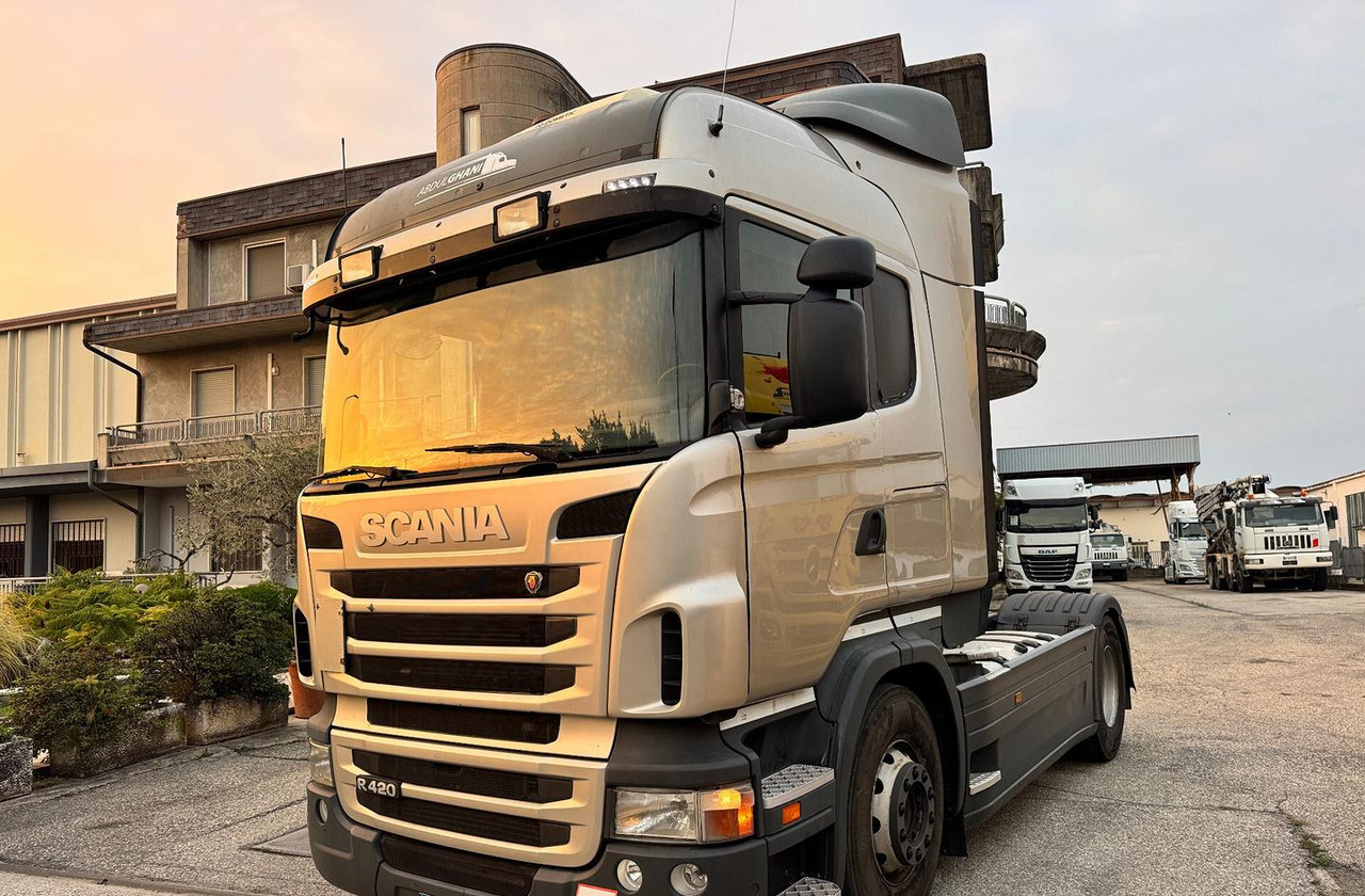 Trattore stradale Scania R420 - Euro 5 - 2011 - Cabeza tractora: foto 1 Trattore stradale Scania R420 - Euro 5 - 2011 - Cabeza tractora: foto 1