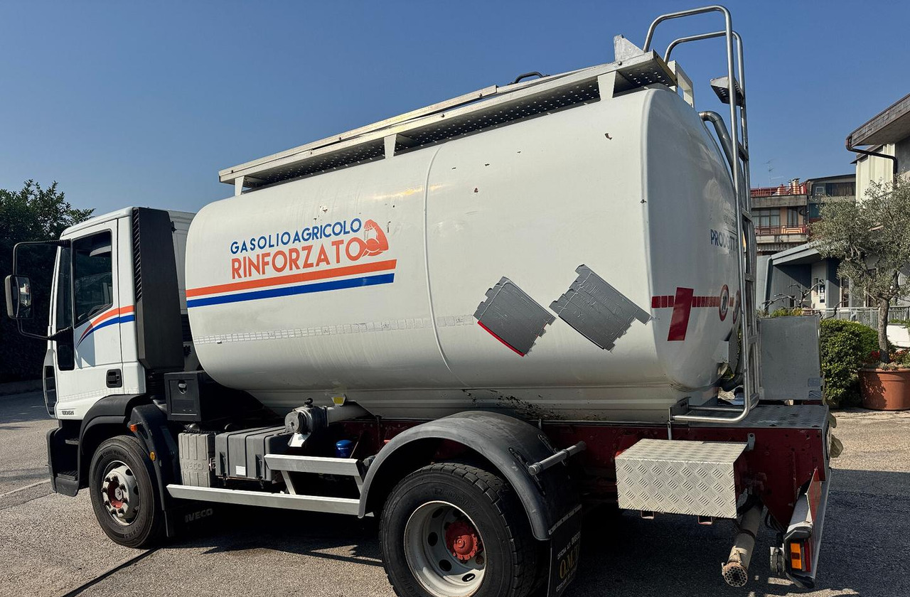 Iveco Eurocargo 150E21 Cisterna carburante - Camión cisterna: foto 3 Iveco Eurocargo 150E21 Cisterna carburante - Camión cisterna: foto 3