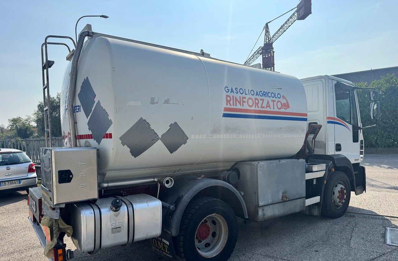 Iveco Eurocargo 150E21 Cisterna carburante - Camión cisterna: foto 4 Iveco Eurocargo 150E21 Cisterna carburante - Camión cisterna: foto 4