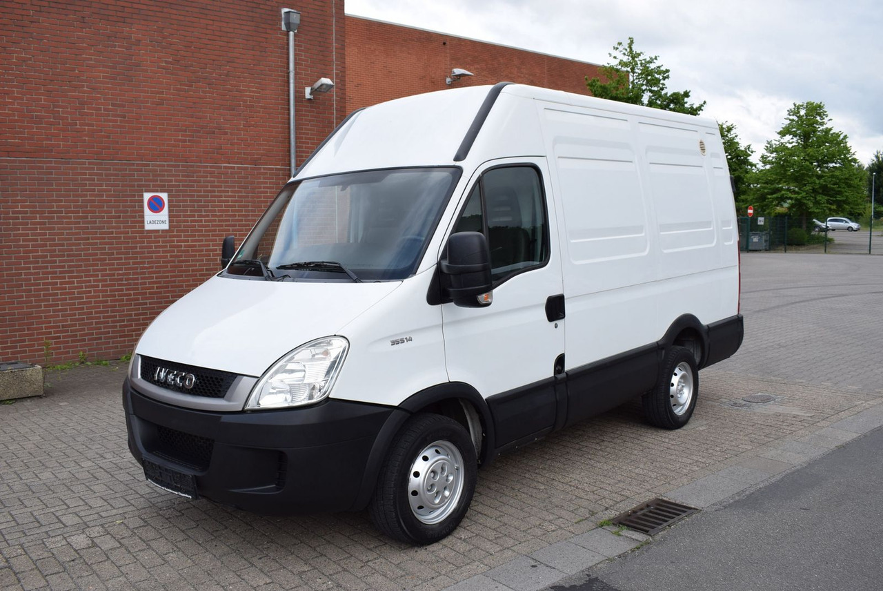 Iveco Daily 35 S 14L2H2 AHK Regale Standheizung - Furgón: foto 1 Iveco Daily 35 S 14L2H2 AHK Regale Standheizung - Furgón: foto 1