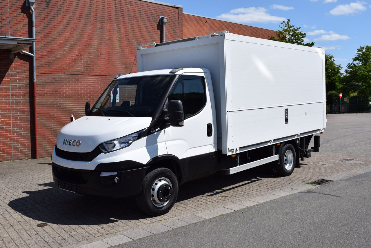 Iveco Daily 70 C 18 Schwenkwand Automatik LBW 1500KG - Camión transporte de bebidas: foto 2 Iveco Daily 70 C 18 Schwenkwand Automatik LBW 1500KG - Camión transporte de bebidas: foto 2