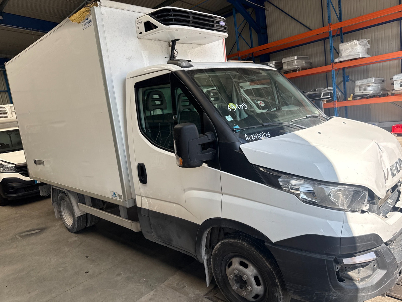 IVECO DAILY 35C13 KONTENER CHŁODNIA NR 864 - Furgoneta frigorifica: foto 1 IVECO DAILY 35C13 KONTENER CHŁODNIA NR 864 - Furgoneta frigorifica: foto 1