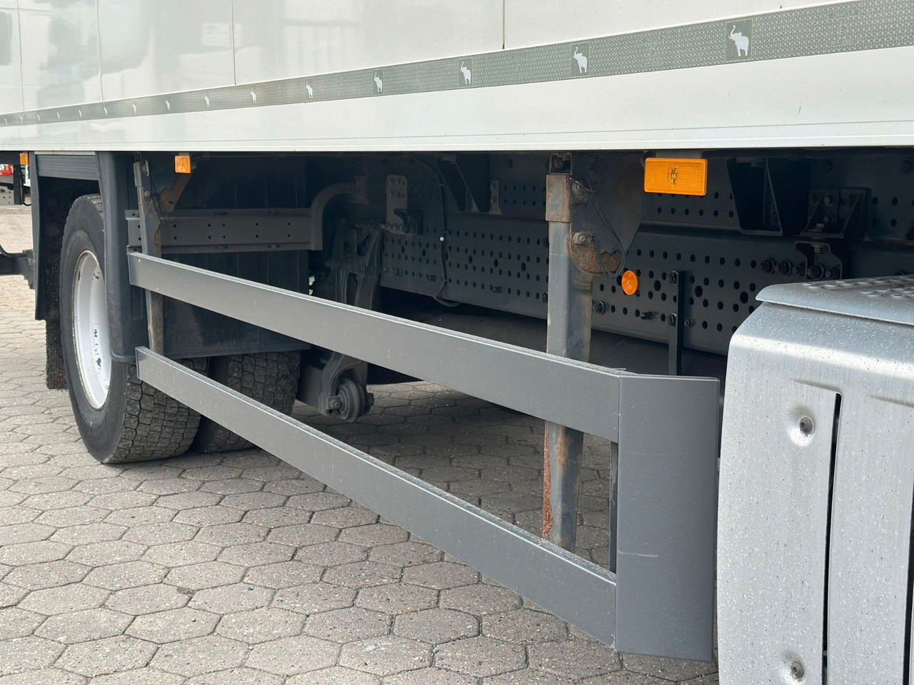 Leasing de  Mercedes-Benz Antos 1830+Isolierkoffer Mercedes-Benz Antos 1830+Isolierkoffer: foto 21