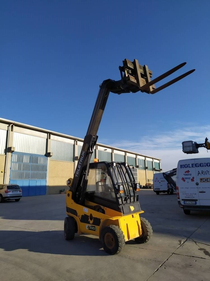 JCB TLT 30  - Manipulador telescópico: foto 1 JCB TLT 30  - Manipulador telescópico: foto 1