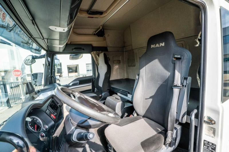 Cabeza tractora MAN TGX 18 460 XLX BLS+INTARDER+ADR+KIPHYDR.: foto 8 Cabeza tractora MAN TGX 18 460 XLX BLS+INTARDER+ADR+KIPHYDR.: foto 8