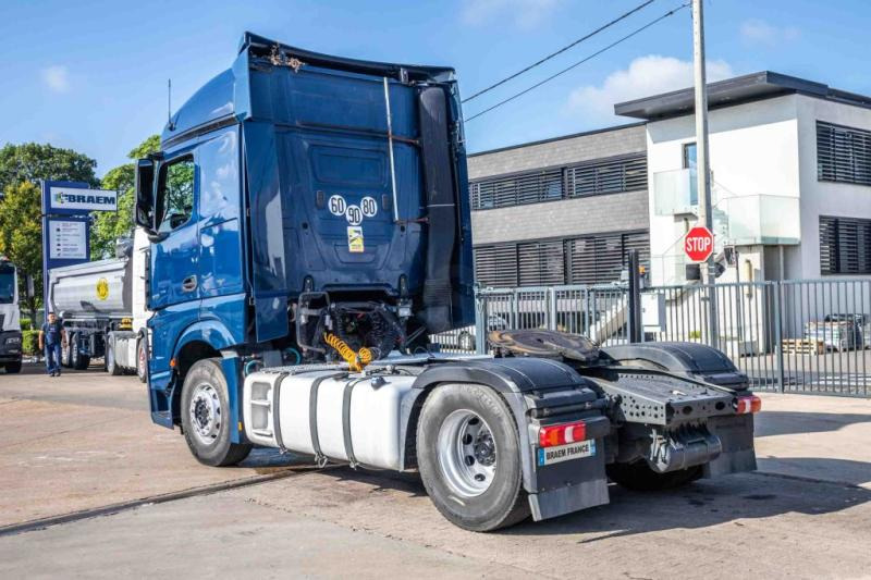 Mercedes ACTROS 1848 LS - Cabeza tractora: foto 4 Mercedes ACTROS 1848 LS - Cabeza tractora: foto 4