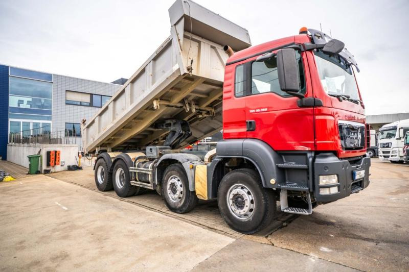 MAN TGS 35.360 BB - Camión volquete: foto 2 MAN TGS 35.360 BB - Camión volquete: foto 2