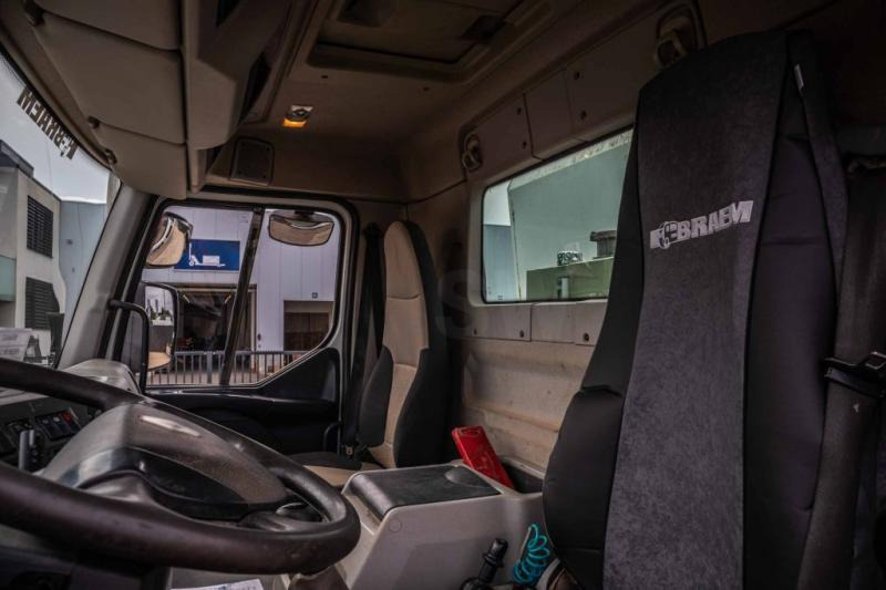 Foto del interior 1: Camión volquete Renault PREMIUM 320DXI+BIBENNE+REMORQUANT