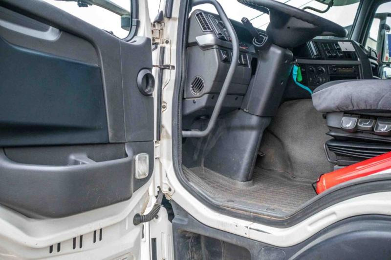 Camión lona Volvo FM 330+10 pneus/tires-intarder: foto 8