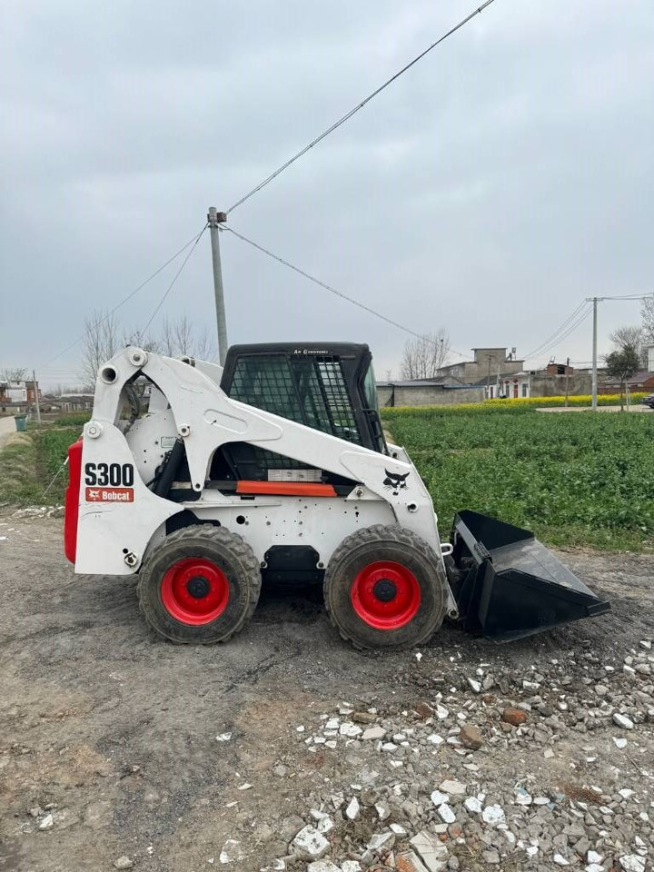 Bobcat S 300 - Minicargadora: foto 1 Bobcat S 300 - Minicargadora: foto 1