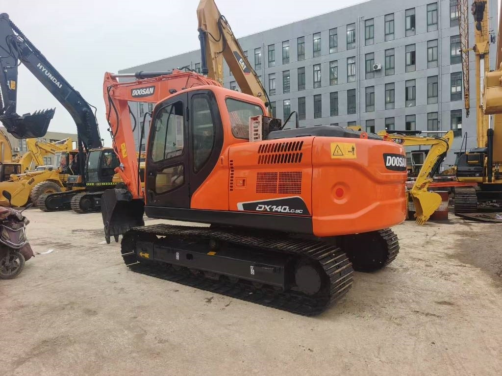 Doosan DX 140 - Excavadora de cadenas: foto 1 Doosan DX 140 - Excavadora de cadenas: foto 1