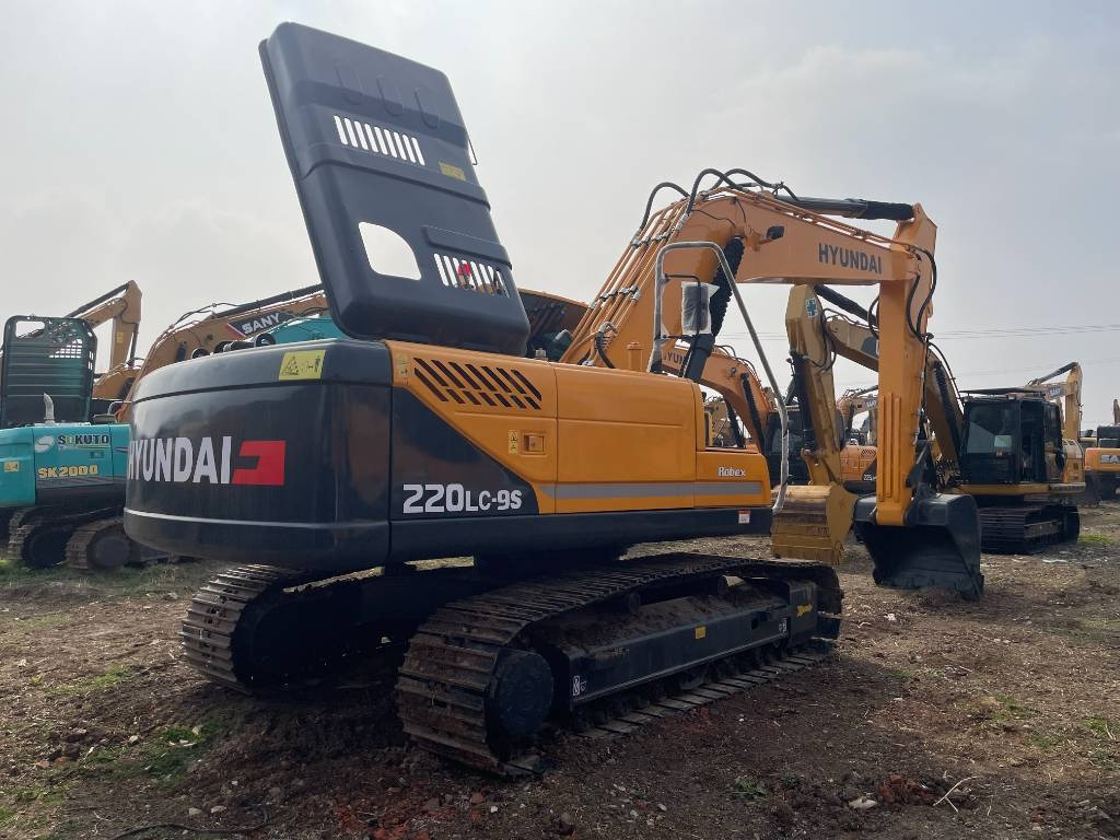 Hyundai 225LC-9S - Excavadora de cadenas: foto 1 Hyundai 225LC-9S - Excavadora de cadenas: foto 1