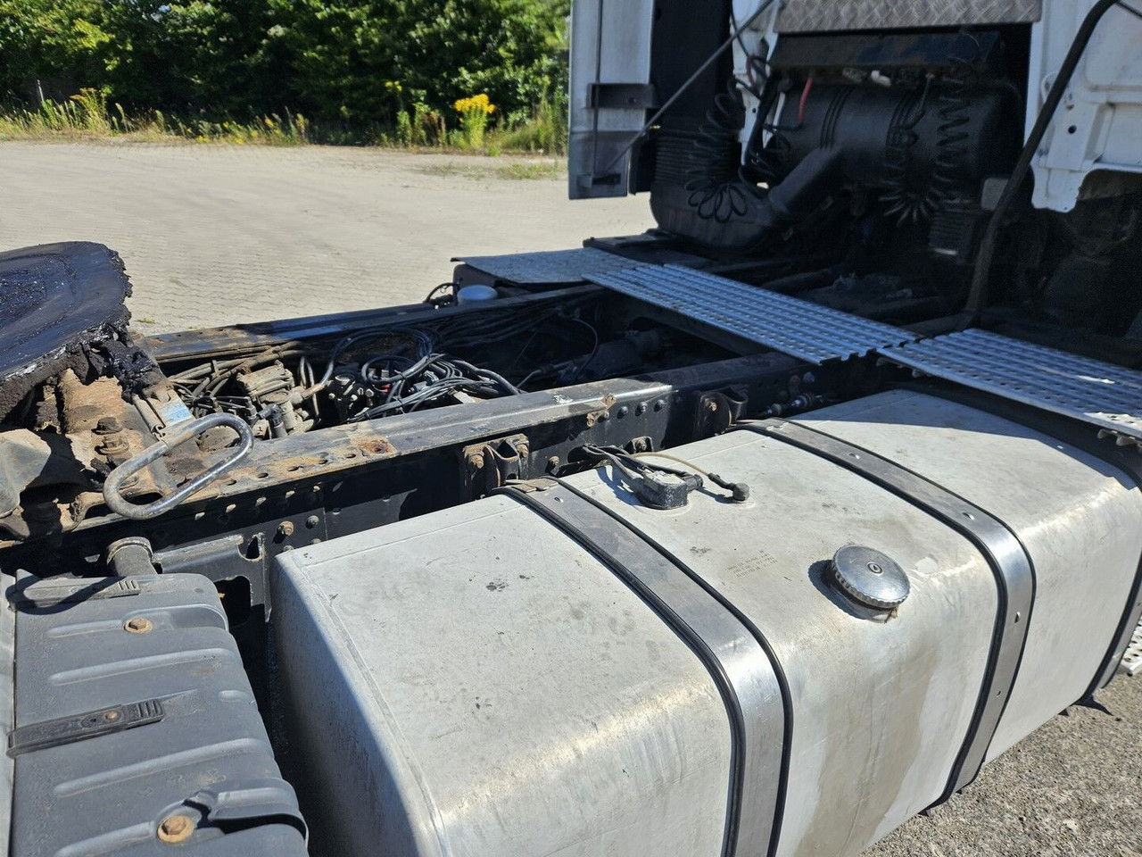 MAN 18.413 FLS - Manual pump and injectors, Intarder, Airco - Cabeza tractora: foto 5 MAN 18.413 FLS - Manual pump and injectors, Intarder, Airco - Cabeza tractora: foto 5