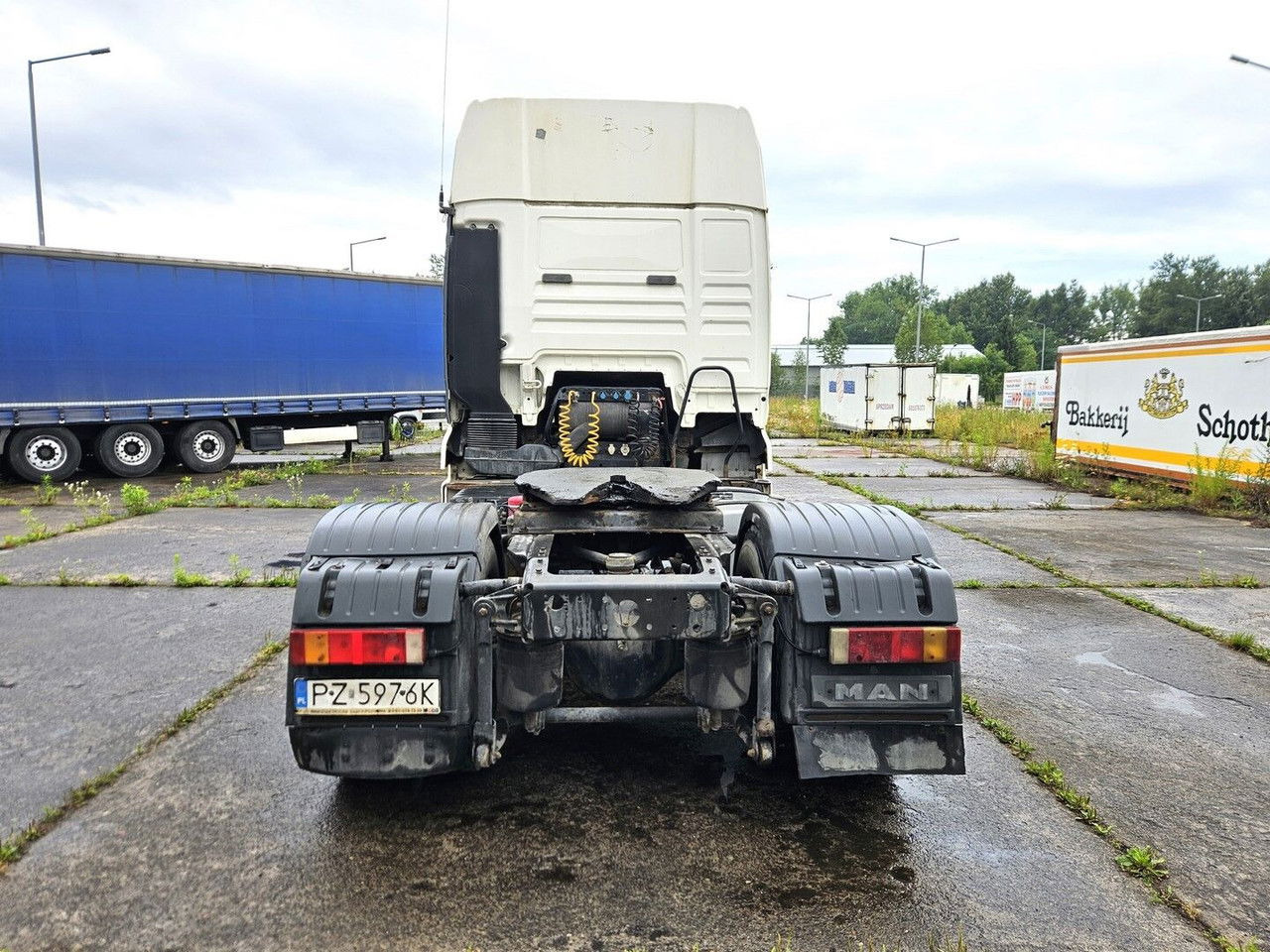 MAN 18.413 FLS - euro 3 manual pump and injectors - manual gearbox - Cabeza tractora: foto 5 MAN 18.413 FLS - euro 3 manual pump and injectors - manual gearbox - Cabeza tractora: foto 5