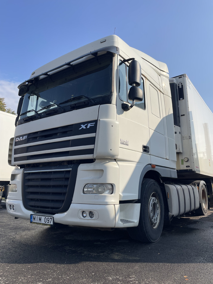 DAF XF105.460 Euro 5 manual gearbox - Cabeza tractora: foto 2 DAF XF105.460 Euro 5 manual gearbox - Cabeza tractora: foto 2