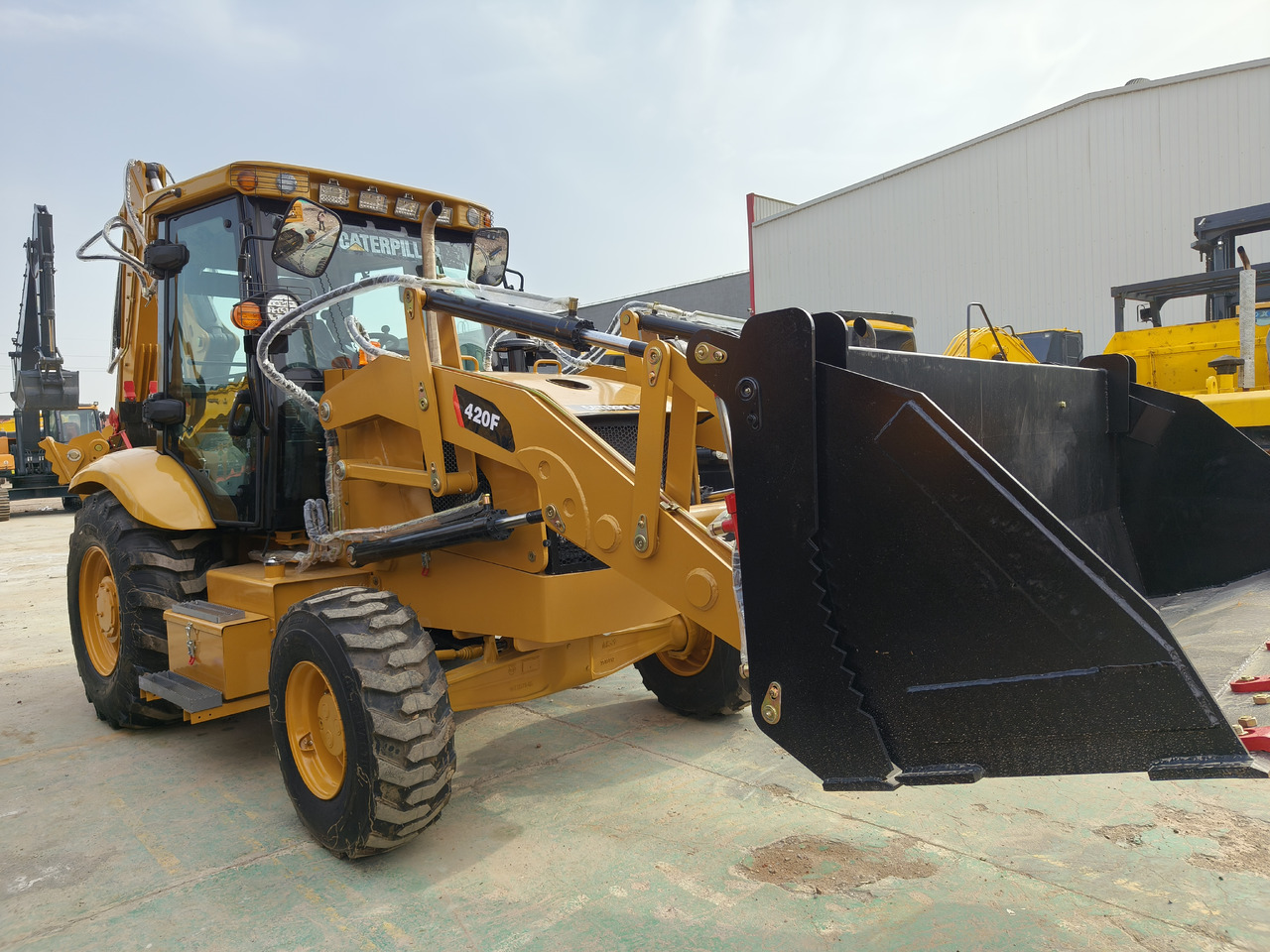 CATERPILLAR 420F Backhoe Loader - Retroexcavadora: foto 1 CATERPILLAR 420F Backhoe Loader - Retroexcavadora: foto 1