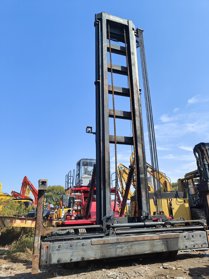 KALMAR DCE80 USED CONTAINER KAMLAR CONTAINER STCKER DCE80-45E7 - Maquinaria de construcción: foto 1 KALMAR DCE80 USED CONTAINER KAMLAR CONTAINER STCKER DCE80-45E7 - Maquinaria de construcción: foto 1