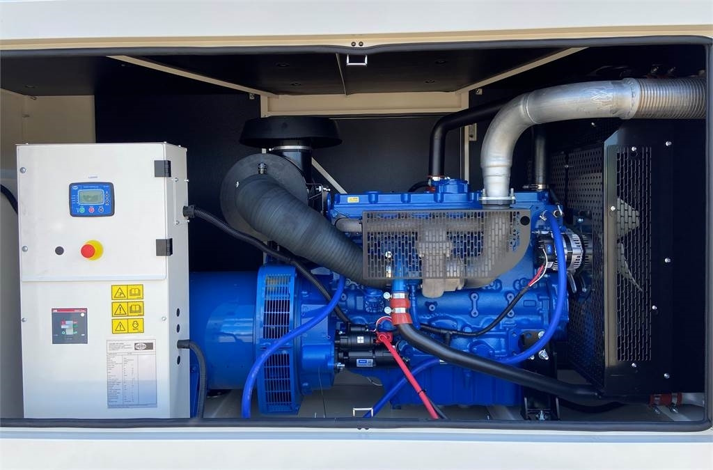 FG Wilson P220-3 - 220 kVA Genset - DPX-16012 - Generador industriale: foto 5 FG Wilson P220-3 - 220 kVA Genset - DPX-16012 - Generador industriale: foto 5