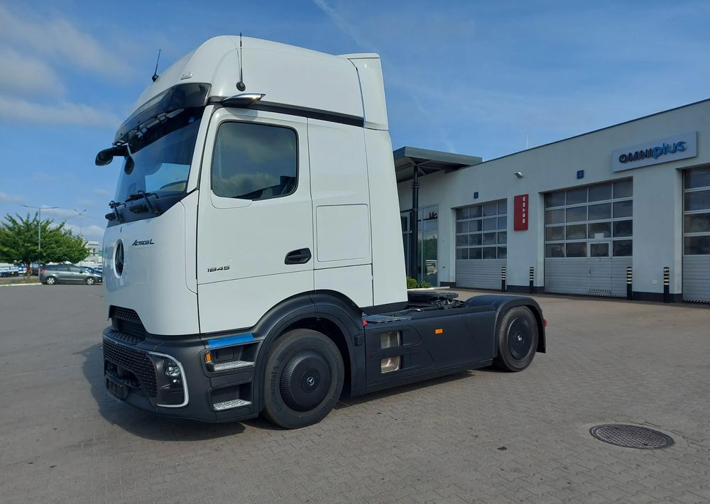 Mercedes-Benz Actros 1845 LS - Cabeza tractora: foto 1 Mercedes-Benz Actros 1845 LS - Cabeza tractora: foto 1