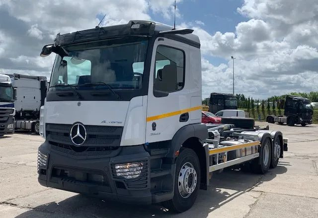 Mercedes-Benz Actros 2543 L Hakowiec - Camión multibasculante: foto 1 Mercedes-Benz Actros 2543 L Hakowiec - Camión multibasculante: foto 1