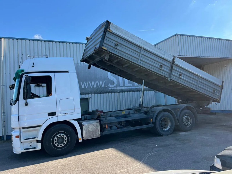 Mercedes-Benz Actros 2544 , MP2 -MP3 , 6x2 , 3 Way Tipper - Camión volquete: foto 5 Mercedes-Benz Actros 2544 , MP2 -MP3 , 6x2 , 3 Way Tipper - Camión volquete: foto 5