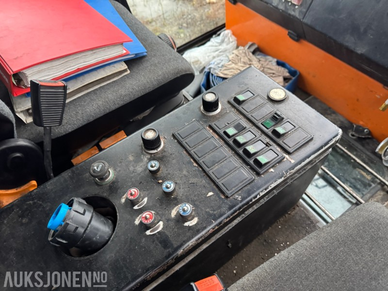 Equipo de construcción 1900 Andre Bucher CC5000 sopebil: foto 14 Equipo de construcción 1900 Andre Bucher CC5000 sopebil: foto 14