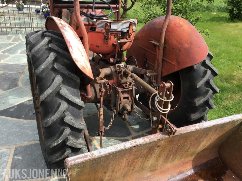 1966 Massey-Ferguson 130 Traktor m/Dalen-skuffe - Tractor: foto 5 1966 Massey-Ferguson 130 Traktor m/Dalen-skuffe - Tractor: foto 5