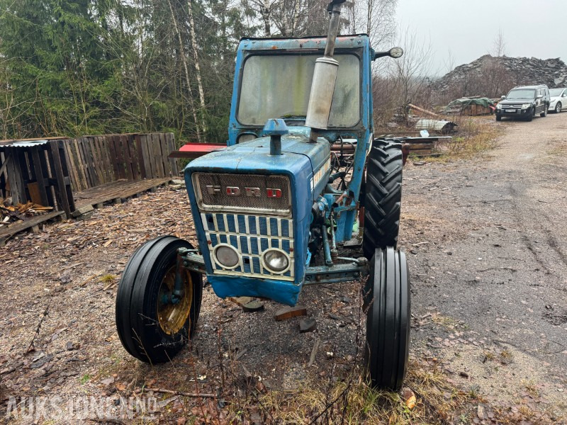 1972 Ford 3000 - Med vedkløyver - Tractor: foto 2 1972 Ford 3000 - Med vedkløyver - Tractor: foto 2