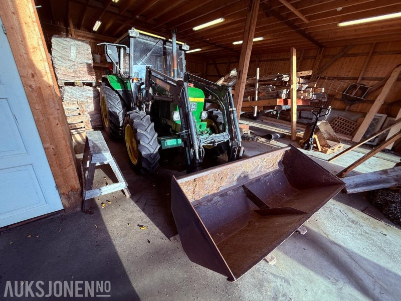 1984 John Deere 1140 4576 timer m/ Pallegafler, Grusskuffe, Snøskuffe, Kjetting - Tractor: foto 2 1984 John Deere 1140 4576 timer m/ Pallegafler, Grusskuffe, Snøskuffe, Kjetting - Tractor: foto 2