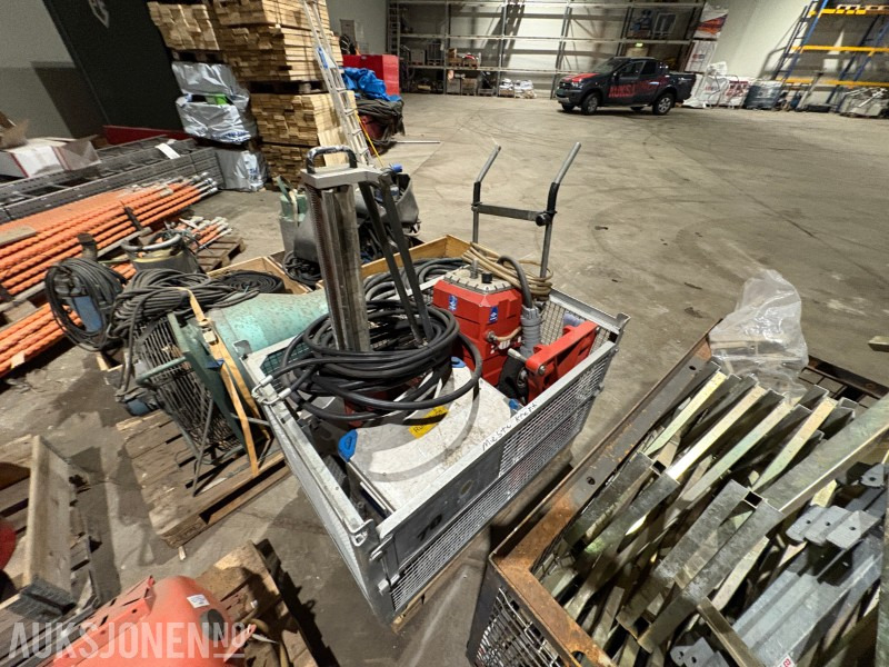 1996 Hilti D-LP 15 hydraulisk kraftstasjon - Equipo de construcción: foto 2 1996 Hilti D-LP 15 hydraulisk kraftstasjon - Equipo de construcción: foto 2