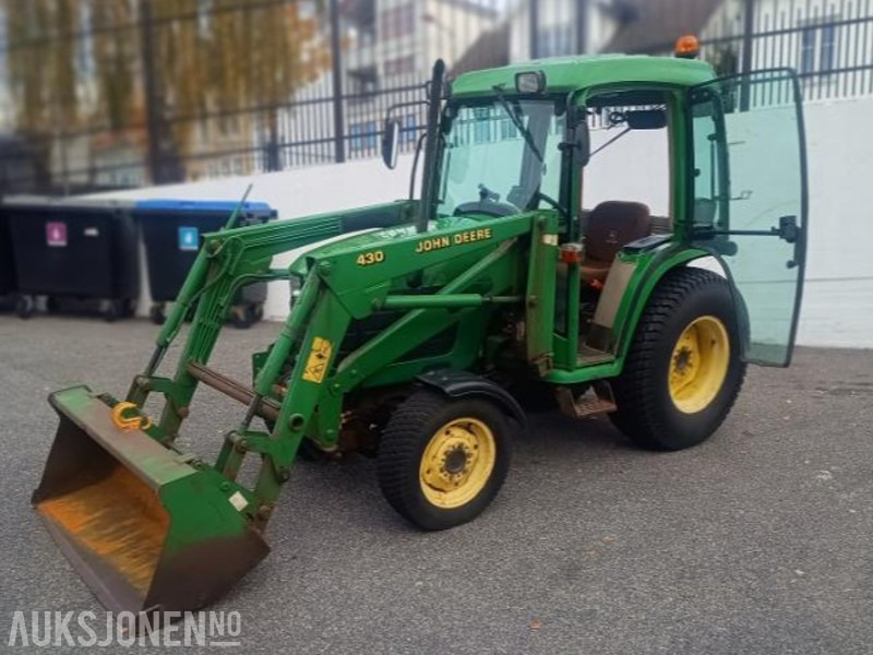 2000 John Deere JD4400 Frontlaster Skuffe Vikplog - Tractor: foto 1 2000 John Deere JD4400 Frontlaster Skuffe Vikplog - Tractor: foto 1