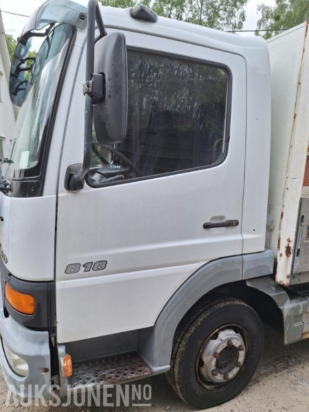 2003 Mercedes-Benz ATEGO 818 planbil 237.000km - Camión caja abierta: foto 3 2003 Mercedes-Benz ATEGO 818 planbil 237.000km - Camión caja abierta: foto 3