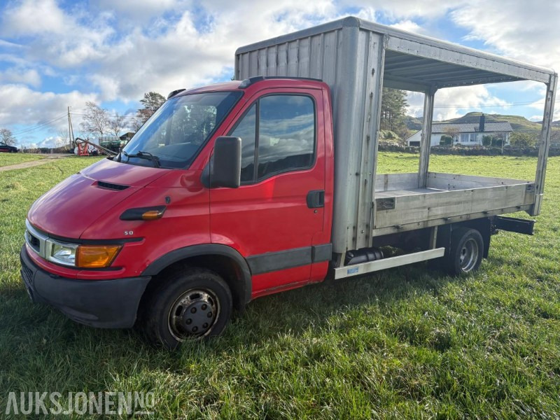 2004 Iveco Daily Med aluminiums plan og kapell ramme - Camión caja abierta: foto 1 2004 Iveco Daily Med aluminiums plan og kapell ramme - Camión caja abierta: foto 1