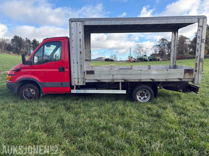 2004 Iveco Daily Med aluminiums plan og kapell ramme - Camión caja abierta: foto 3 2004 Iveco Daily Med aluminiums plan og kapell ramme - Camión caja abierta: foto 3