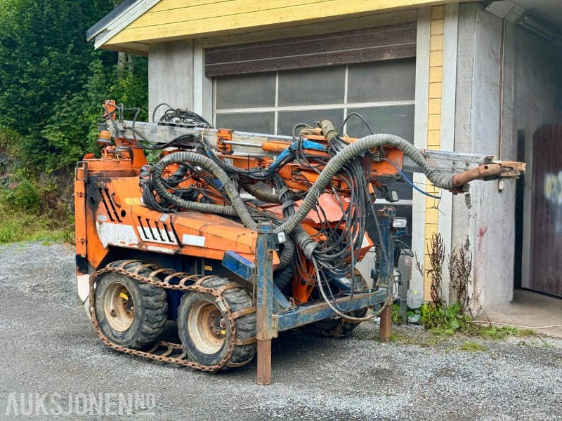 2005 Tamrock Commando 120 Borerigg - Slagtimer: 5481 - Perforadora: foto 3 2005 Tamrock Commando 120 Borerigg - Slagtimer: 5481 - Perforadora: foto 3