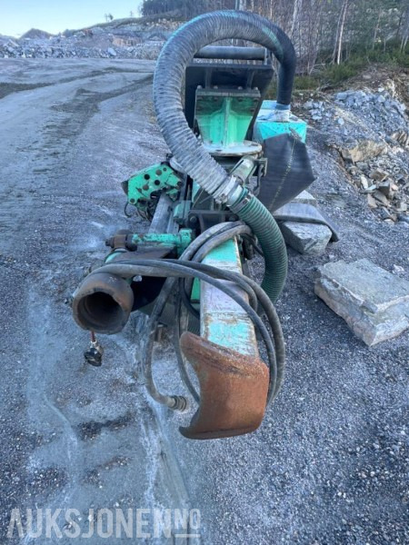 2006 IR Montabert boretårn CPA 225 - HC 40 hammer - Nytt S70 feste i 2022 - Ilmeg støvsuger - kompressor - Perforadora: foto 3 2006 IR Montabert boretårn CPA 225 - HC 40 hammer - Nytt S70 feste i 2022 - Ilmeg støvsuger - kompressor - Perforadora: foto 3