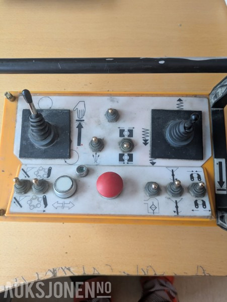 2006 IR Montabert boretårn CPA 225 - HC 40 hammer - Nytt S70 feste i 2022 - Ilmeg støvsuger - kompressor - Perforadora: foto 5 2006 IR Montabert boretårn CPA 225 - HC 40 hammer - Nytt S70 feste i 2022 - Ilmeg støvsuger - kompressor - Perforadora: foto 5