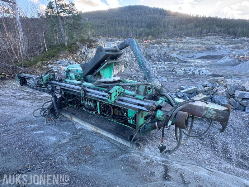 2006 IR Montabert boretårn CPA 225 - HC 40 hammer - Nytt S70 feste i 2022 - Ilmeg støvsuger - kompressor - Perforadora: foto 1 2006 IR Montabert boretårn CPA 225 - HC 40 hammer - Nytt S70 feste i 2022 - Ilmeg støvsuger - kompressor - Perforadora: foto 1