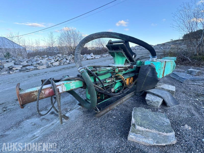 2006 IR Montabert boretårn CPA 225 - HC 40 hammer - Nytt S70 feste i 2022 - Ilmeg støvsuger - kompressor - Perforadora: foto 4 2006 IR Montabert boretårn CPA 225 - HC 40 hammer - Nytt S70 feste i 2022 - Ilmeg støvsuger - kompressor - Perforadora: foto 4