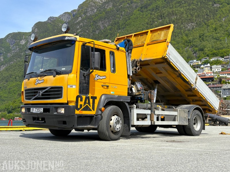 2006 Volvo FL 6 H kranbil med tipp - 229 139 km - EU godkjent til 21.02.2026 - Camión grúa: foto 1 2006 Volvo FL 6 H kranbil med tipp - 229 139 km - EU godkjent til 21.02.2026 - Camión grúa: foto 1