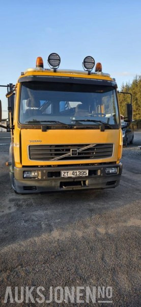2006 Volvo FL250 Kranbil med tipp - 4X2 - Automat - HMF 683 K2 kran - Aluminiumskarmer - EU godkjent - Gått 206.755 km - Camión grúa: foto 5 2006 Volvo FL250 Kranbil med tipp - 4X2 - Automat - HMF 683 K2 kran - Aluminiumskarmer - EU godkjent - Gått 206.755 km - Camión grúa: foto 5